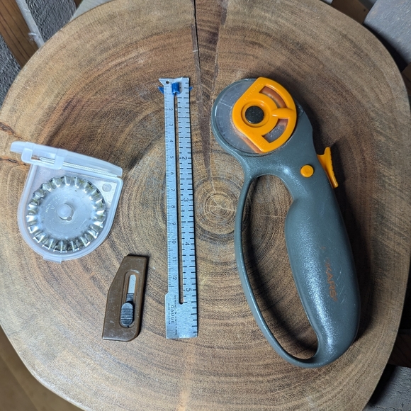 Sewing Supplies - Picture 1 of 2